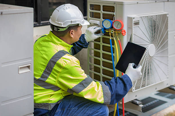 Professional Hvac Installation technician working in Lewis Center, OH